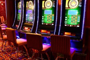 Roulette wheel spinning on donototo live studio with player betting interface visible